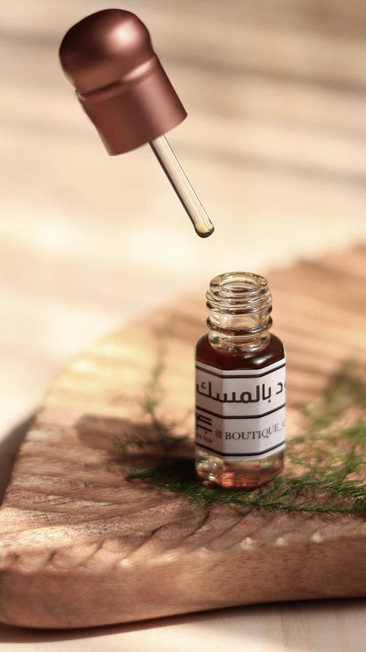 مسك بالدهن عود